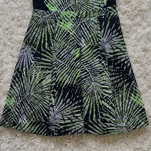 Guess Illusion Stripe Palm Print Fit & Flare Mini Dress w/ Crochet Back Womens 8 - Picture 6 of 16